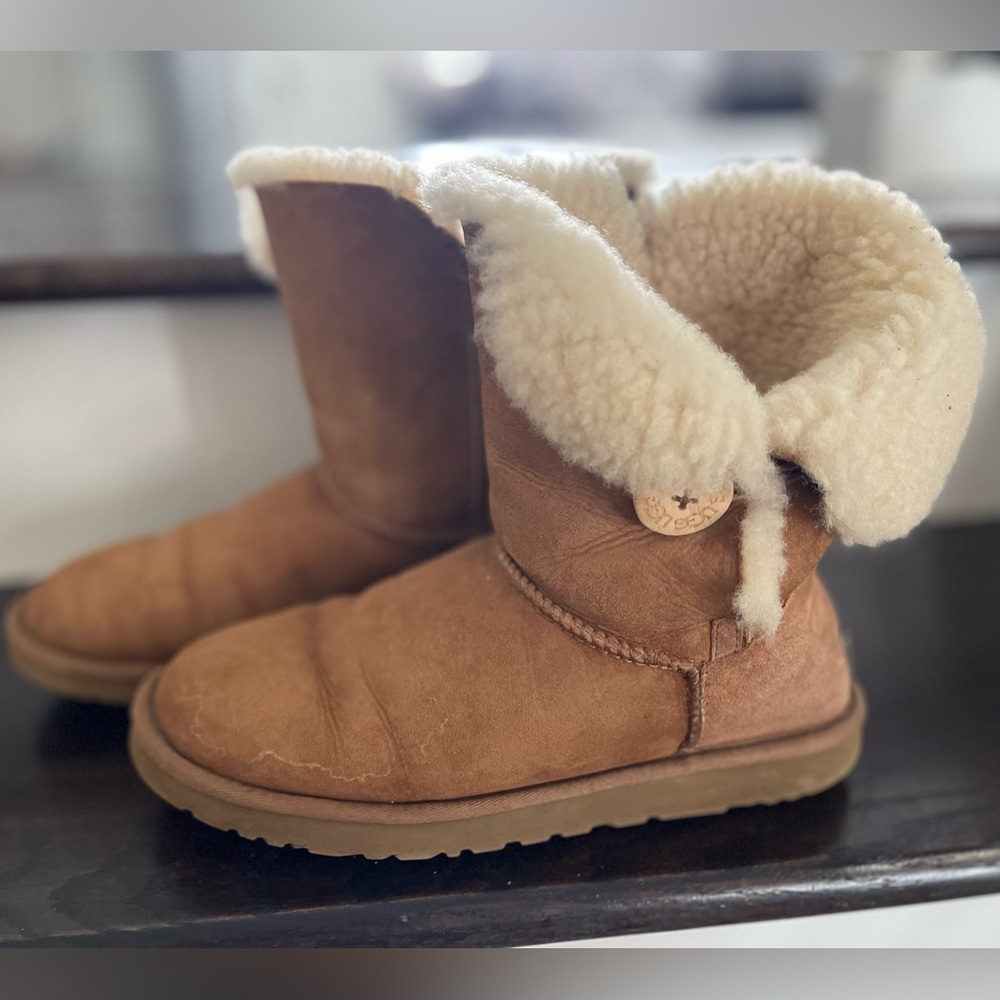 UGG Bailey Button II